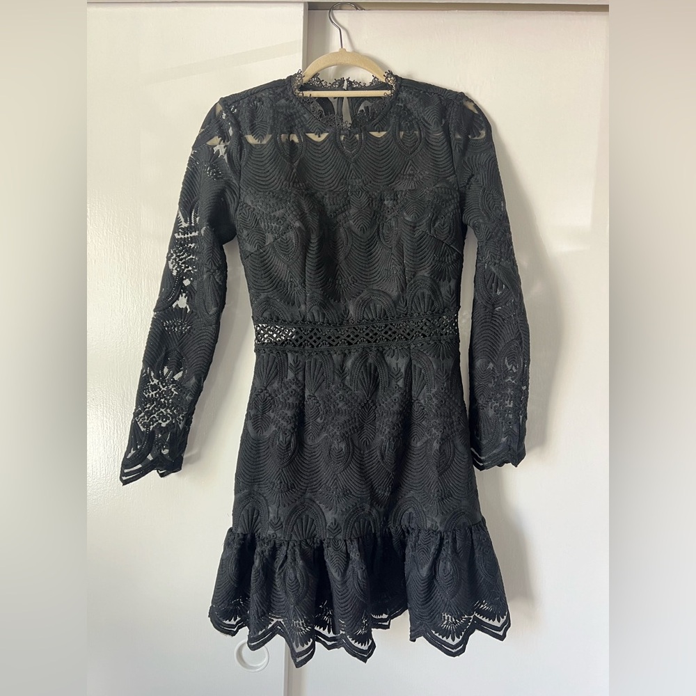 Two sisters black lace dress